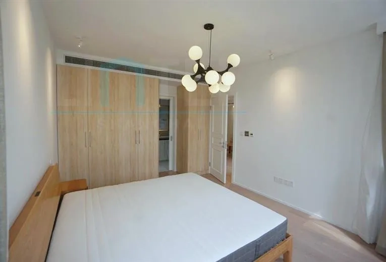 Rm 18C No 1 Grand Plaza(8)