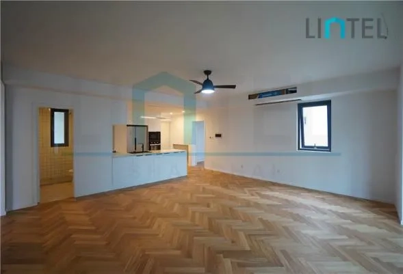 Rm 18C Royal Mansion(3)