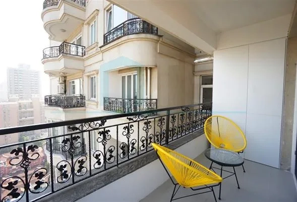Rm 18D Baroque Palace(9)