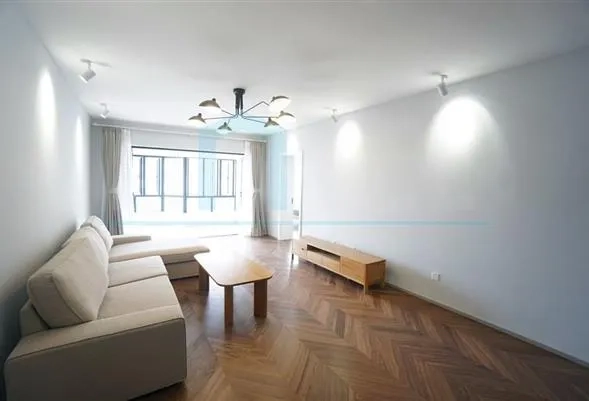 Rm 19C No 1 Grand Plaza