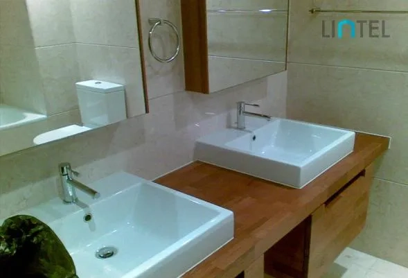 Rm 1B Huating Court(4)