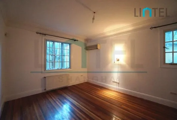 Rm 2 No 827 Huashan Road(4)