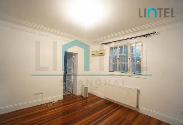 Rm 2 No 827 Huashan Road(6)