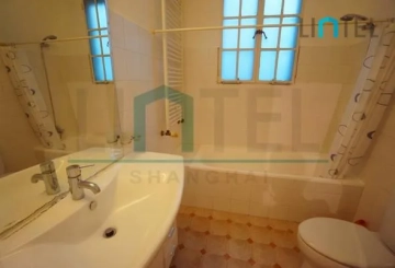 Rm 2 No 827 Huashan Road(7)