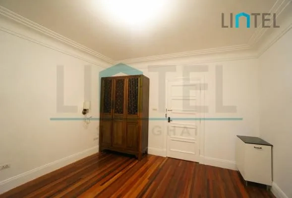 Rm 2 No 827 Huashan Road(8)