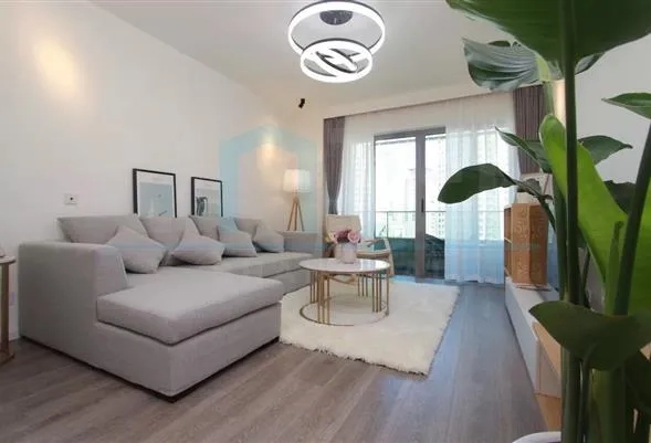 Rm 2002 No 3 Eight Park Avenue