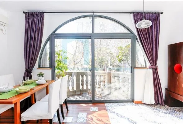 Rm 201 No 139 Changshu  Road(3)