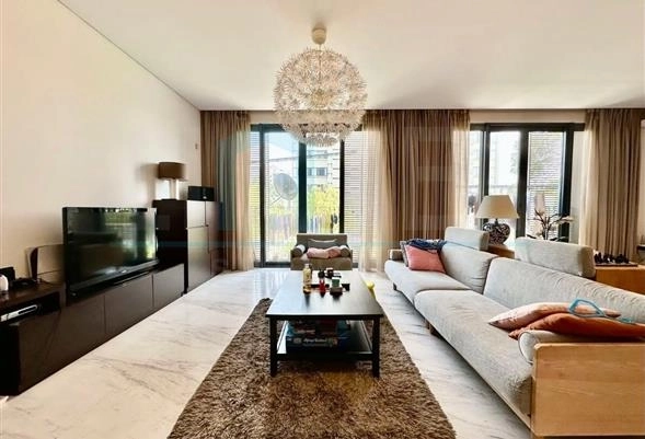 Rm 201 No 378 Lakeside Ville(2)