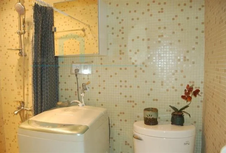 Rm 201 No 6 Lane 1129 Nanjing west Road(4)