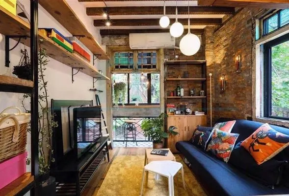 Rm 202 No 1 Lane 594 Huangpi south Road
