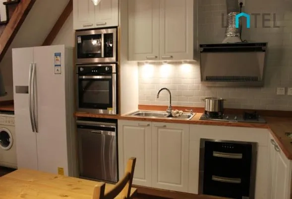 Rm 202 No 139 Changshu Road(4)
