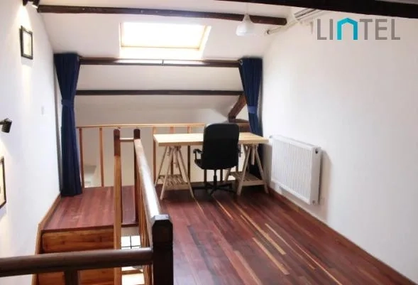 Rm 202 No 139 Changshu Road(7)