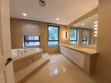 Rm 202 No 3 Green Court I(12)