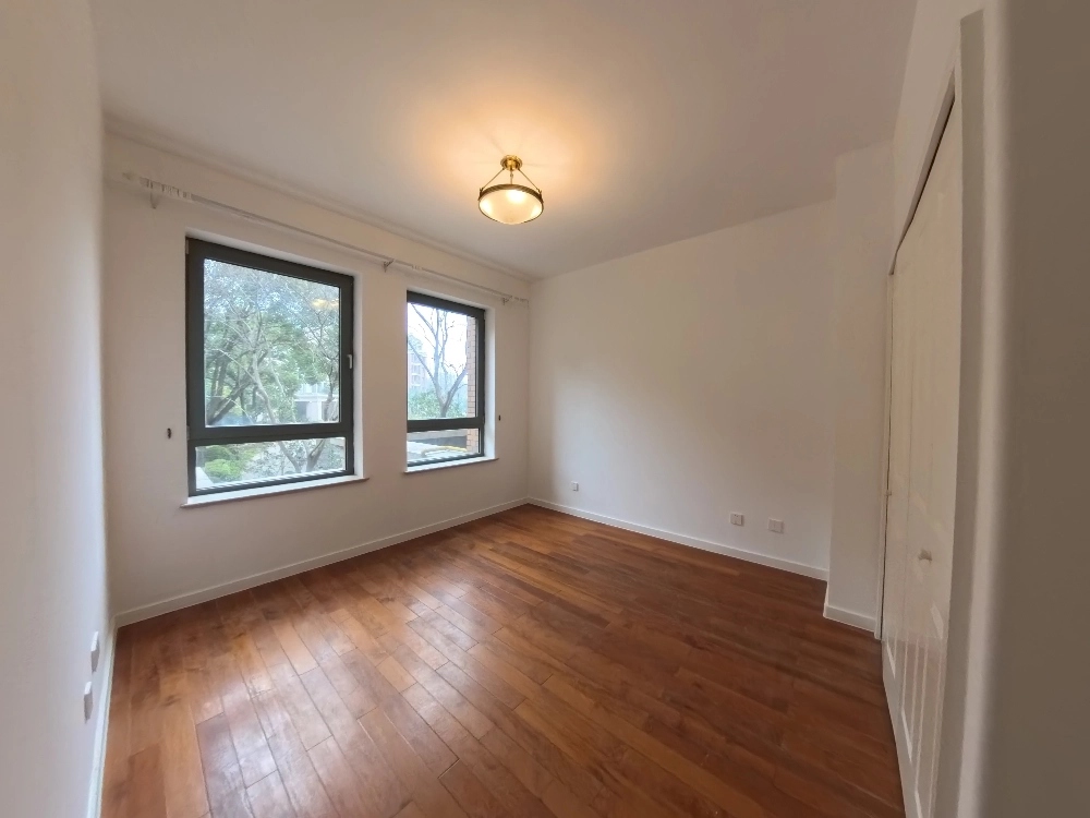 Rm 202 No 3 Green Court I(13)
