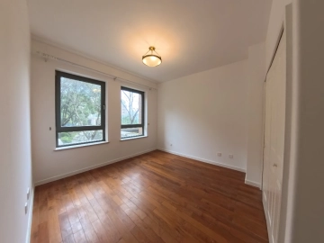 Rm 202 No 3 Green Court I(13)
