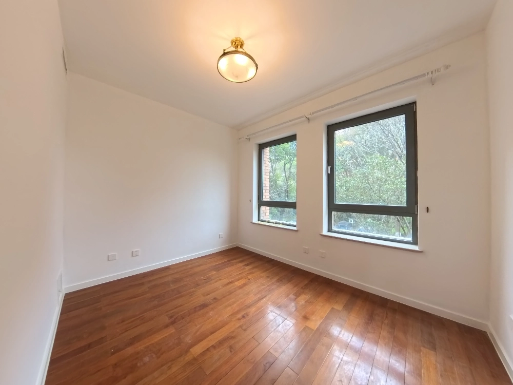 Rm 202 No 3 Green Court I(14)