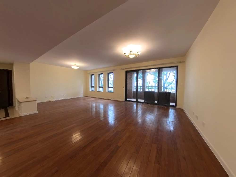 Rm 202 No 3 Green Court I(2)