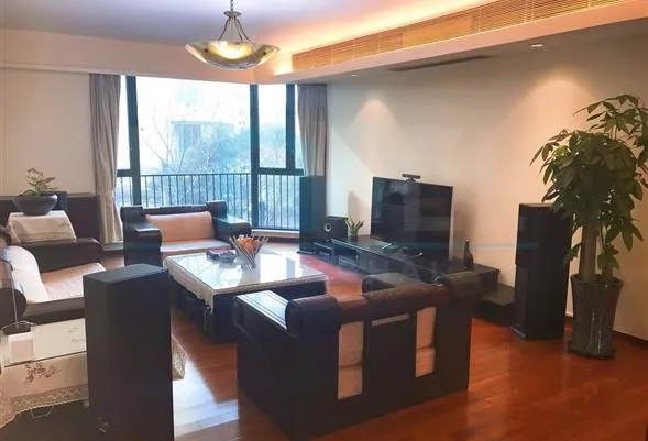 Rm 202 No 6 Century Metropolis