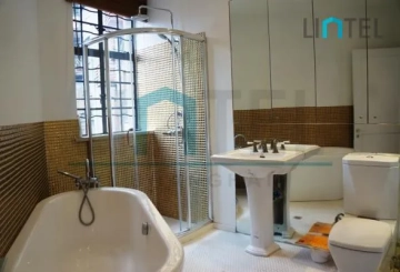 Rm 210 No 1850 Huaihai middle Road(6)