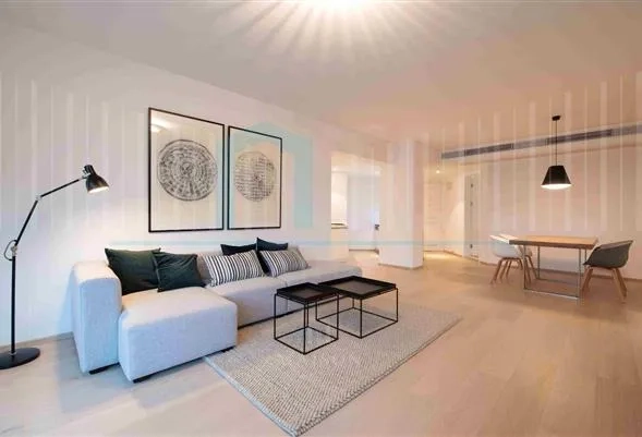 Rm 2102 No 5 Central Residence I(2)