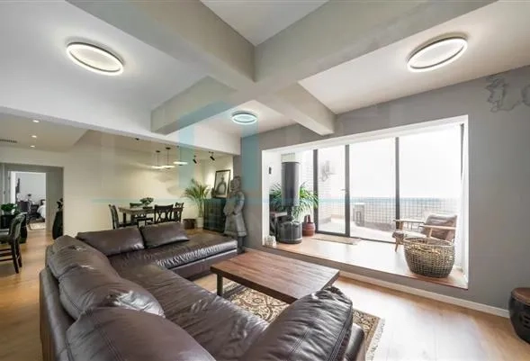 Rm 2201 No B Phoenix Mansion