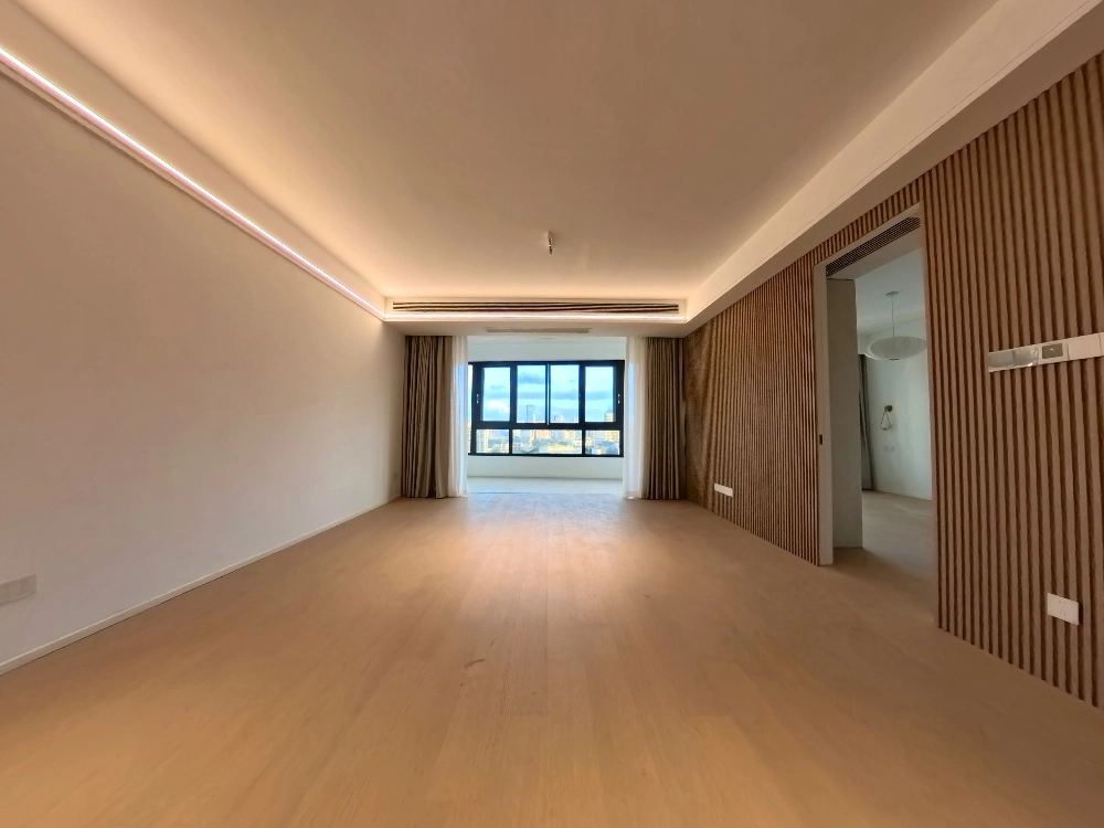 Rm 2201 No D22 Top of City