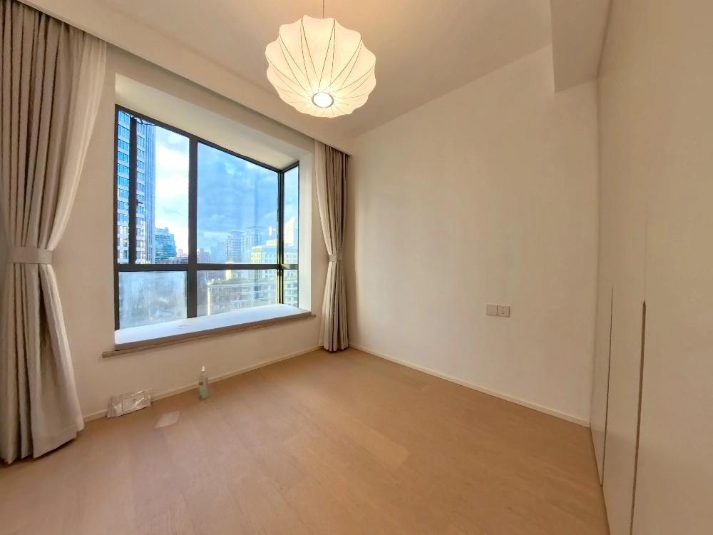 Rm 2201 No D22 Top of City(12)