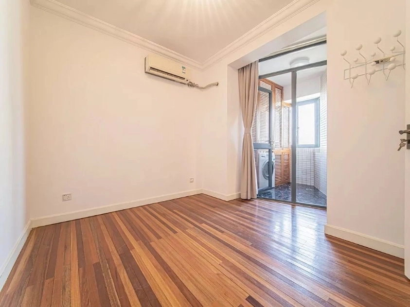 Rm 2202 No 1 The Summit(15)