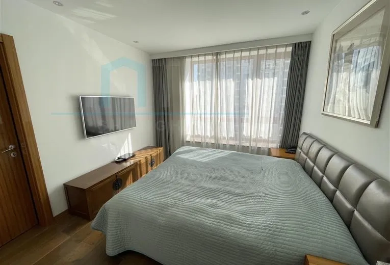 Rm 2202 No 7 Edifice(6)