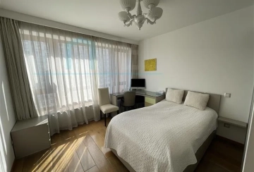Rm 2202 No 7 Edifice(9)
