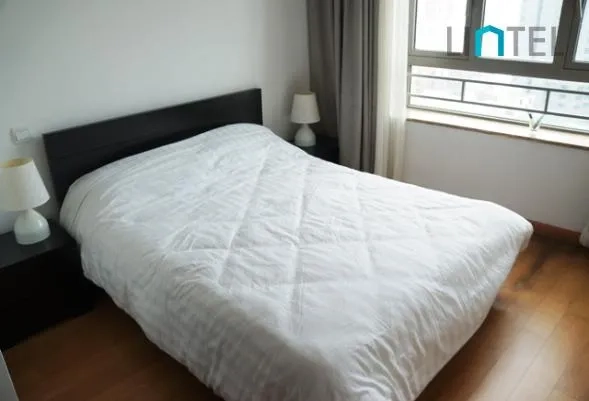 Rm 2202 No 9 Jing'an Four Seasons(8)