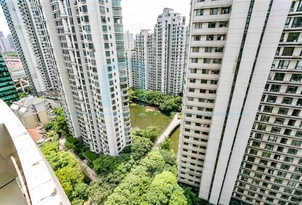 Rm 2203 No W2 Top of City(9)