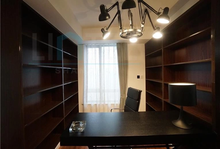 Rm 22C No 5 City Condo(11)