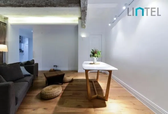 Rm 230 No 370 North suzhou Road(5)