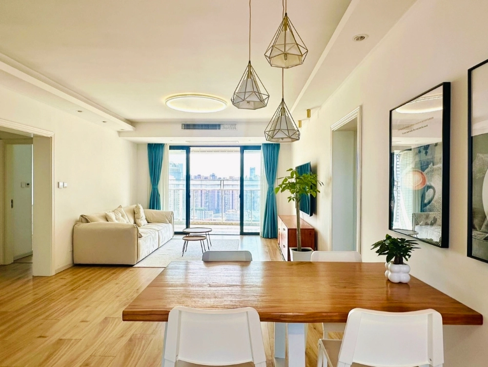 Rm 2302 No 1 Phoenix Garden(3)