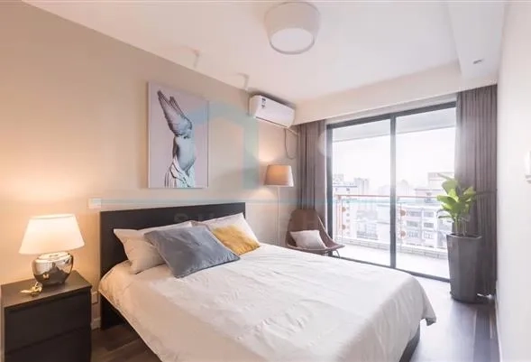 Rm 2303 No 11 Century Metropolis(6)