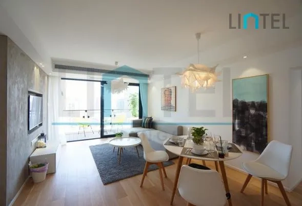 Rm 2304 No 11 Century Metropolis