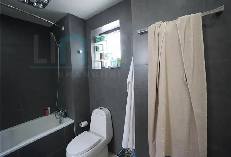 Rm 23B No 3 Ambassy Court(10)