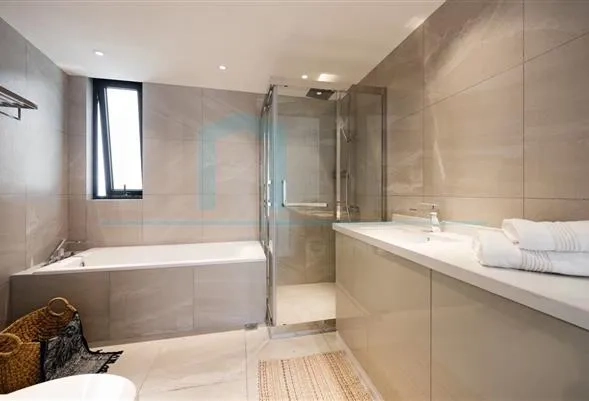 Rm 2402 No 11 First Block Avenue(5)