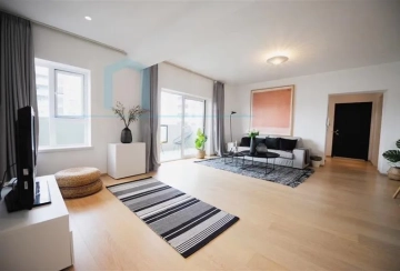 Rm 25E No 3 Ambassy Court