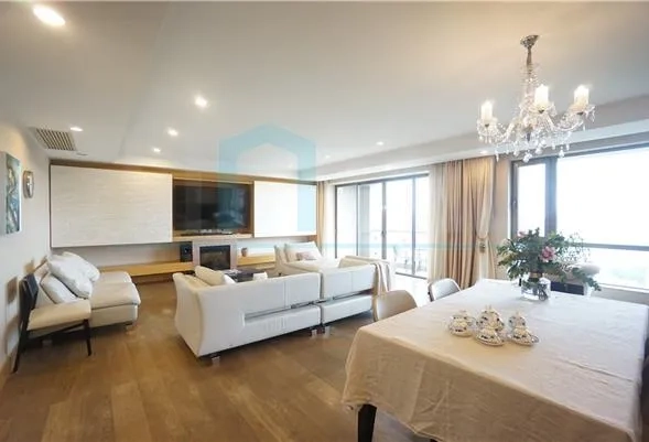 Rm 2601 No 2 Central Residence II
