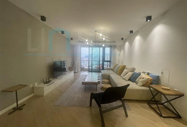 Rm 2603 No 8 Regents Park