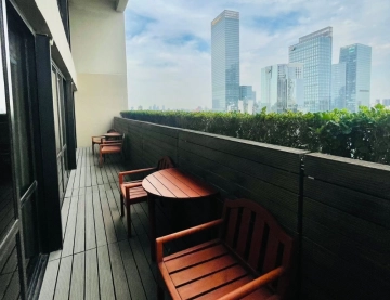 Rm 2702 Wing E Shanghai Center(2)