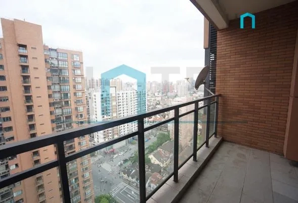 Rm 2703 No 7 The Bund Side(3)
