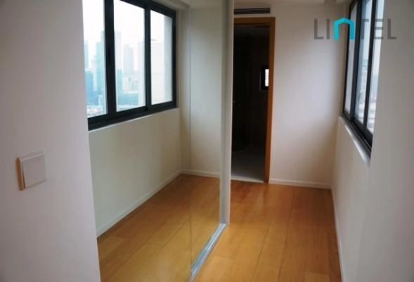 Rm 27B Kingsville(17)