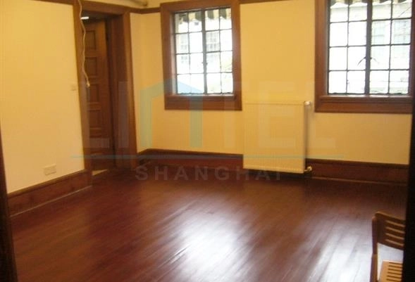 Rm 28 No 3 Lane 1173 Nanjing west  Road(4)