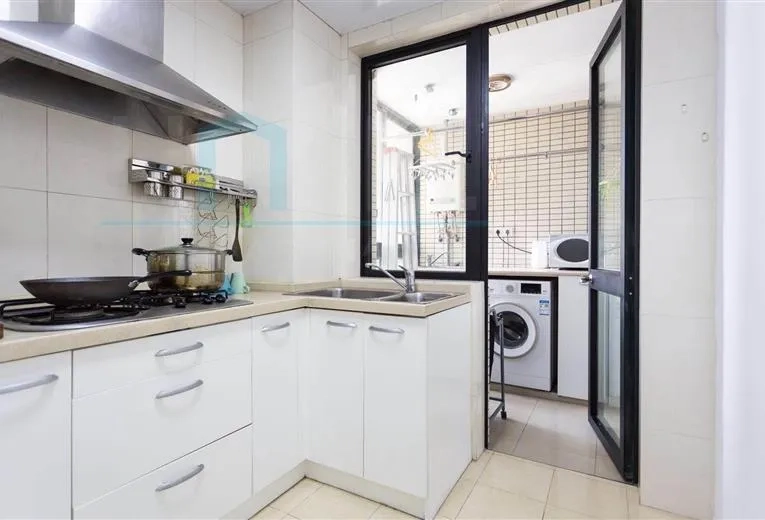 Rm 2801 No 3 Huang Pu Zhong Xin City(4)