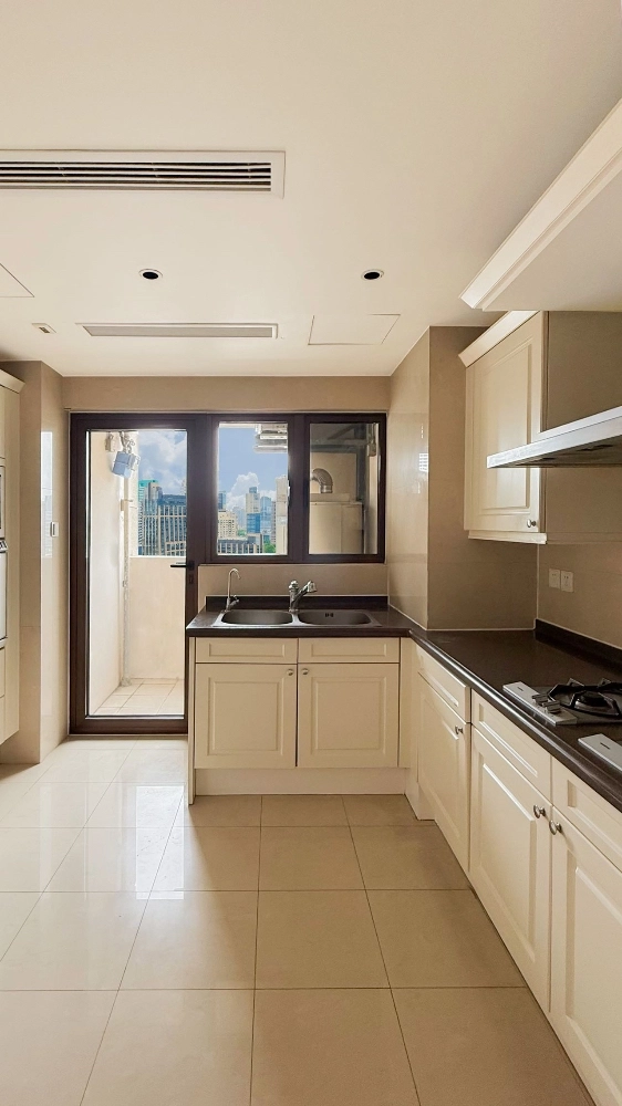 Rm 2802 No 12 Lakeville Regency(5)