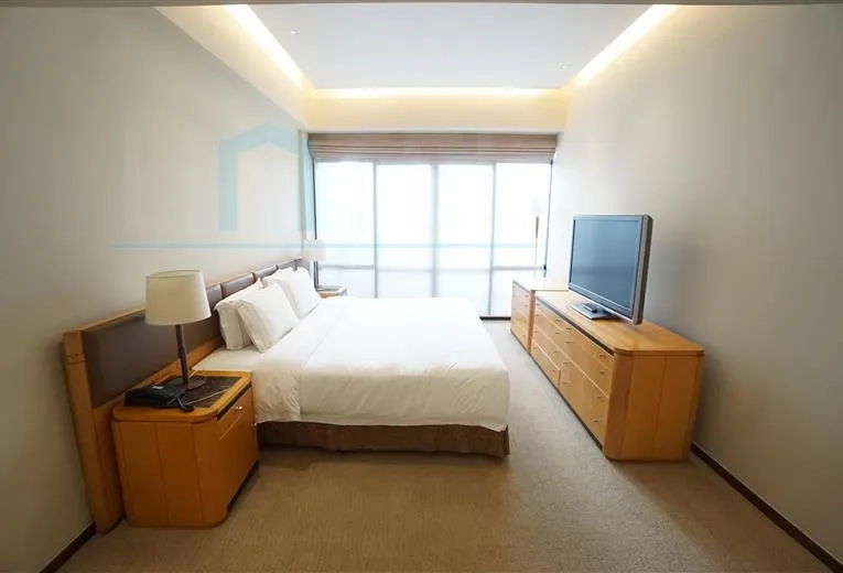 Rm 2902 No E Shanghai Center(12)