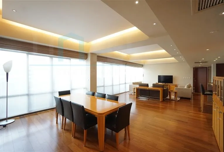 Rm 2902 Wing E Shanghai Center